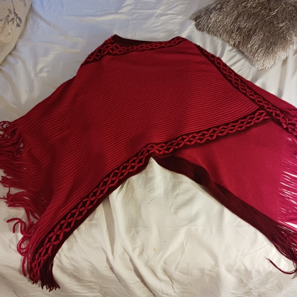 Red Cape. - Picture 5 of 6